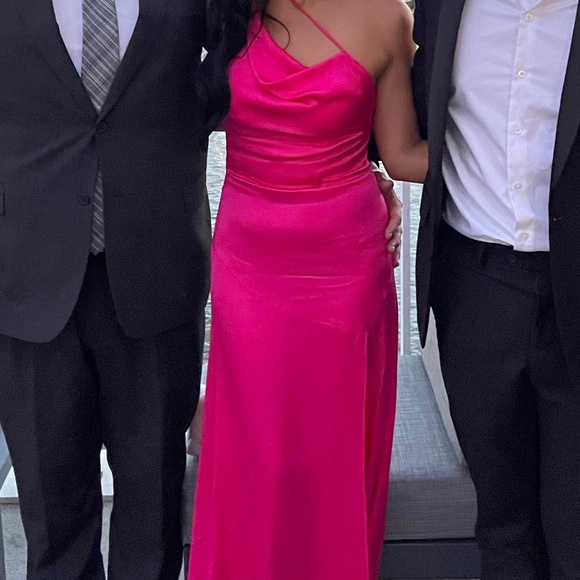 Revolve Belmont Gown Elliatt Fuchsia - Picture 6 of 6